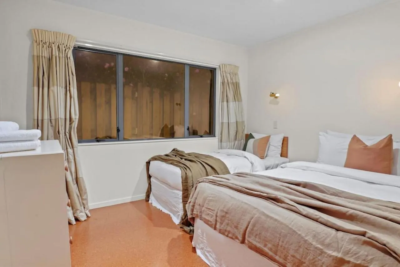 Taupo Beachfront Escape 12Min To Town - Free Wifi Waitahanui 0*,  New Zealand