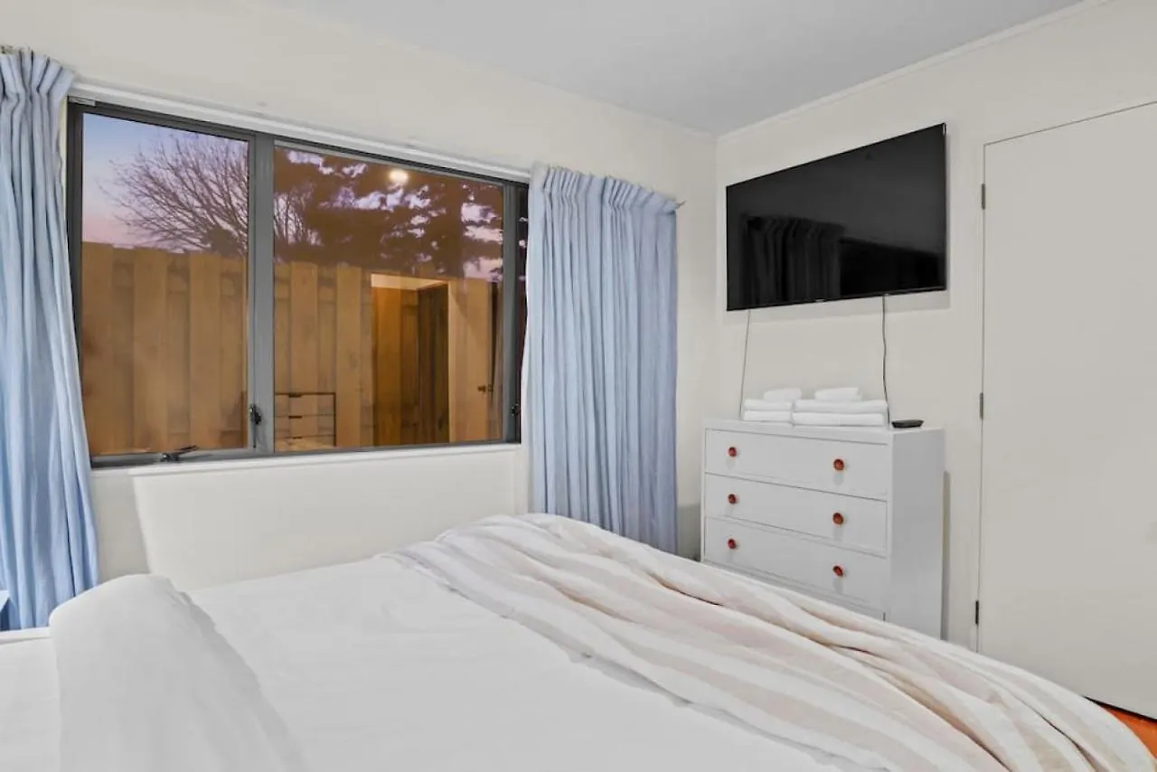 Holiday home Taupo Beachfront Escape 12Min To Town - Free Wifi Waitahanui New Zealand