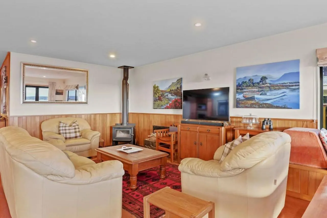 Taupo Beachfront Escape 12Min To Town - Free Wifi Waitahanui Holiday home
